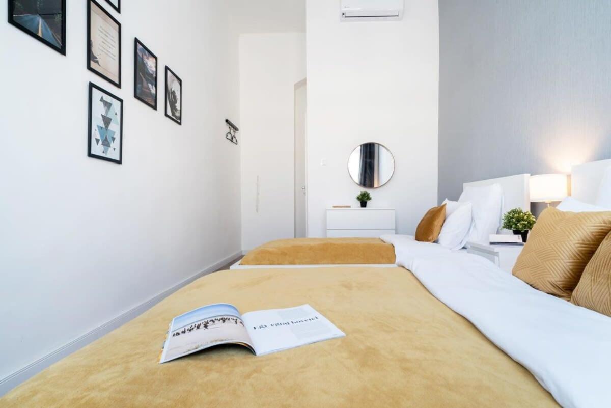 בודפשט Large Apartment At Perfect Central Location מראה חיצוני תמונה