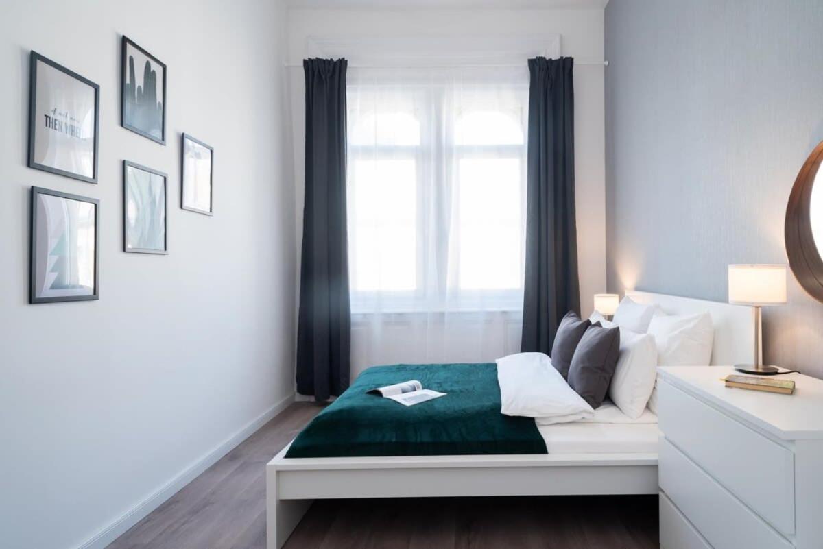 בודפשט Large Apartment At Perfect Central Location מראה חיצוני תמונה
