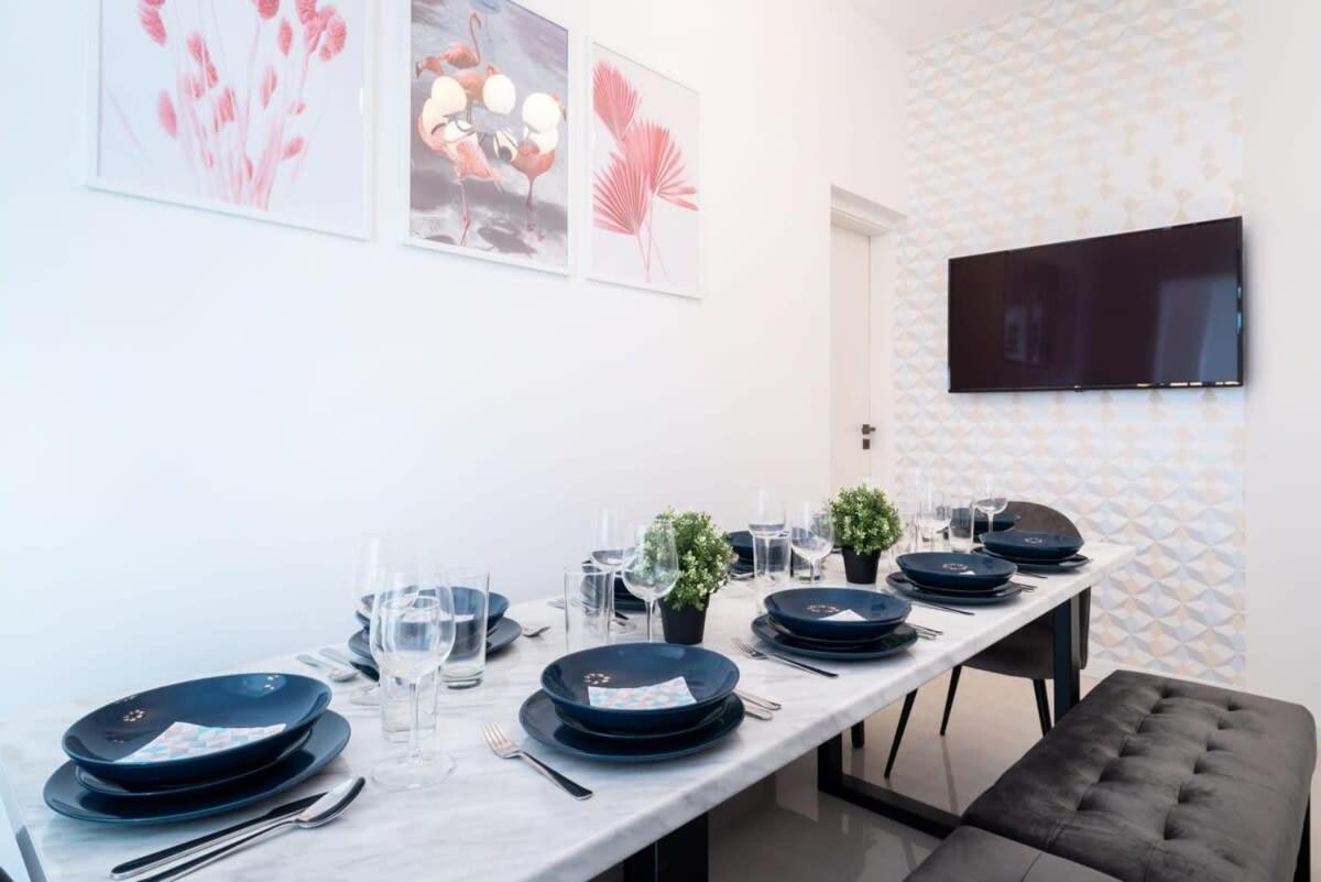 בודפשט Large Apartment At Perfect Central Location מראה חיצוני תמונה