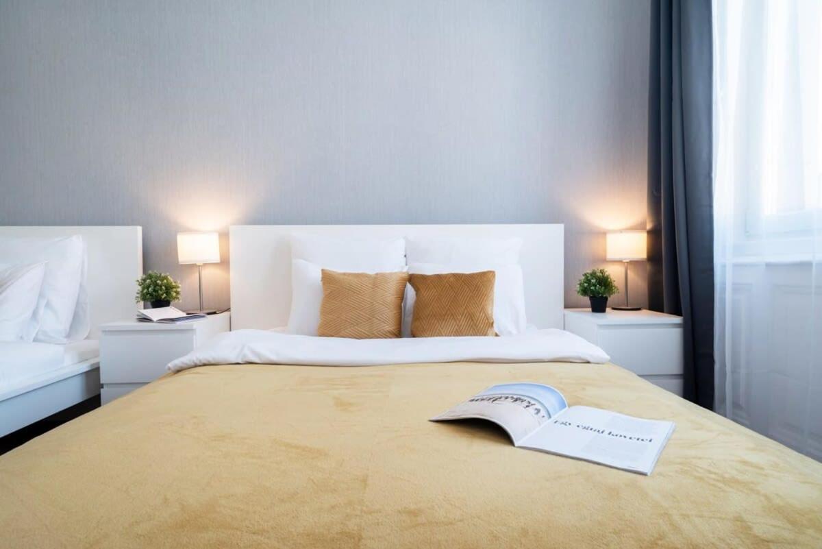בודפשט Large Apartment At Perfect Central Location מראה חיצוני תמונה