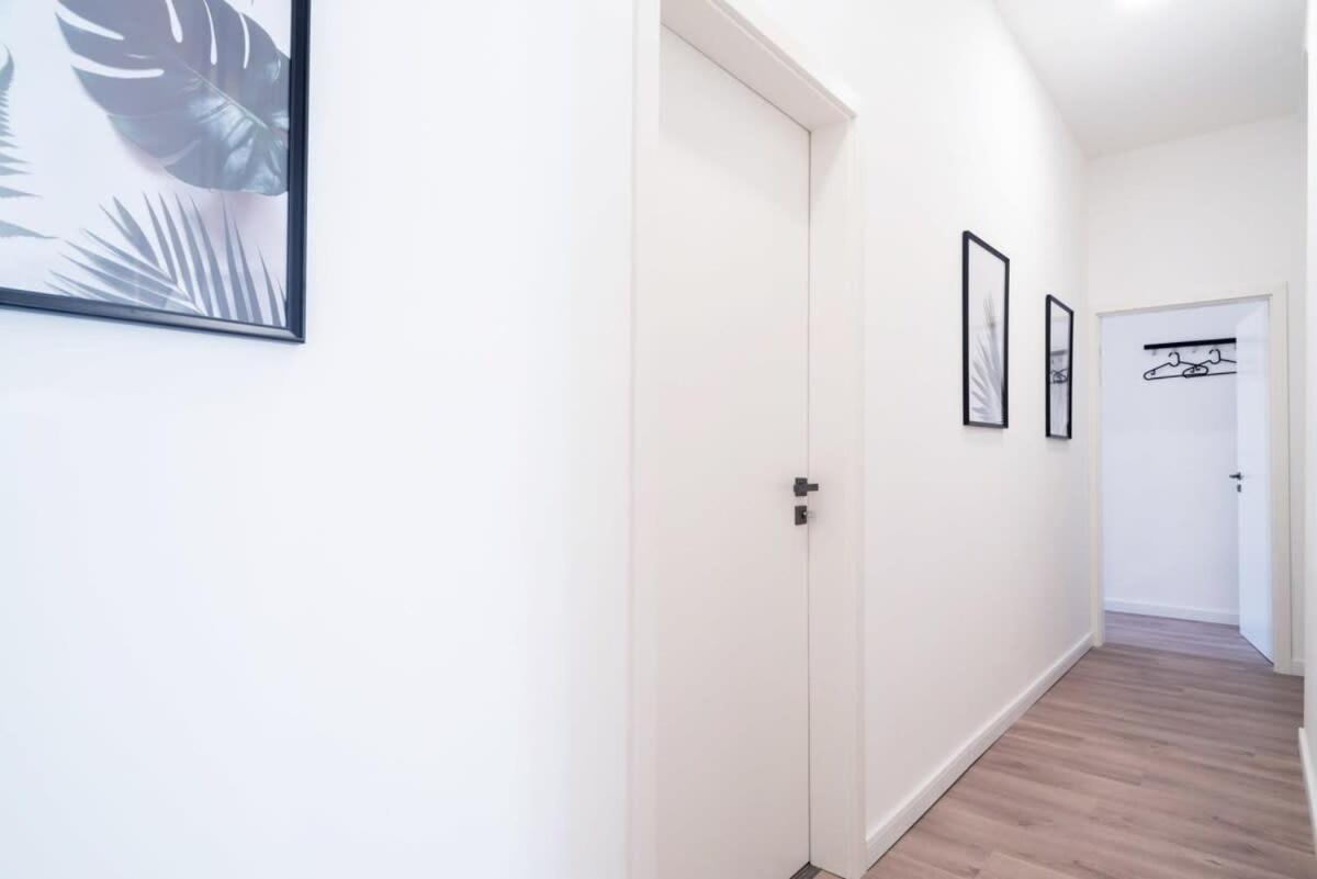 בודפשט Large Apartment At Perfect Central Location מראה חיצוני תמונה