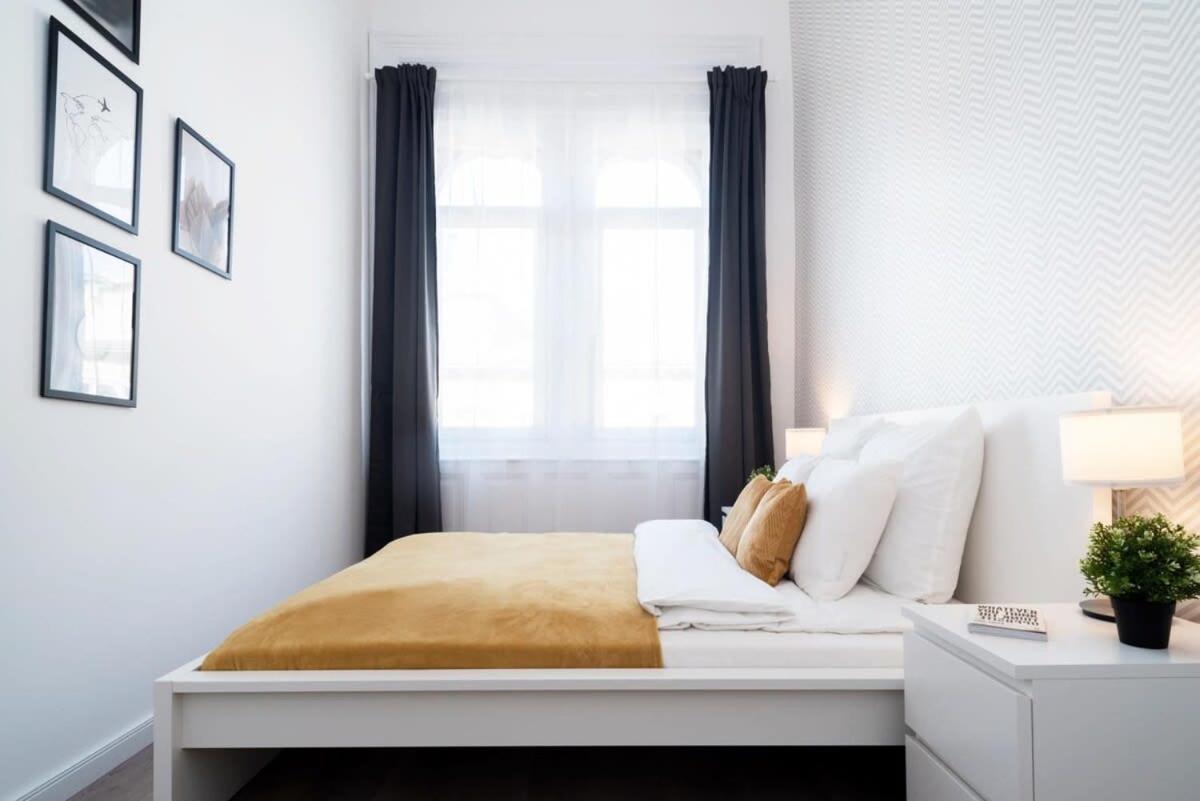 בודפשט Large Apartment At Perfect Central Location מראה חיצוני תמונה