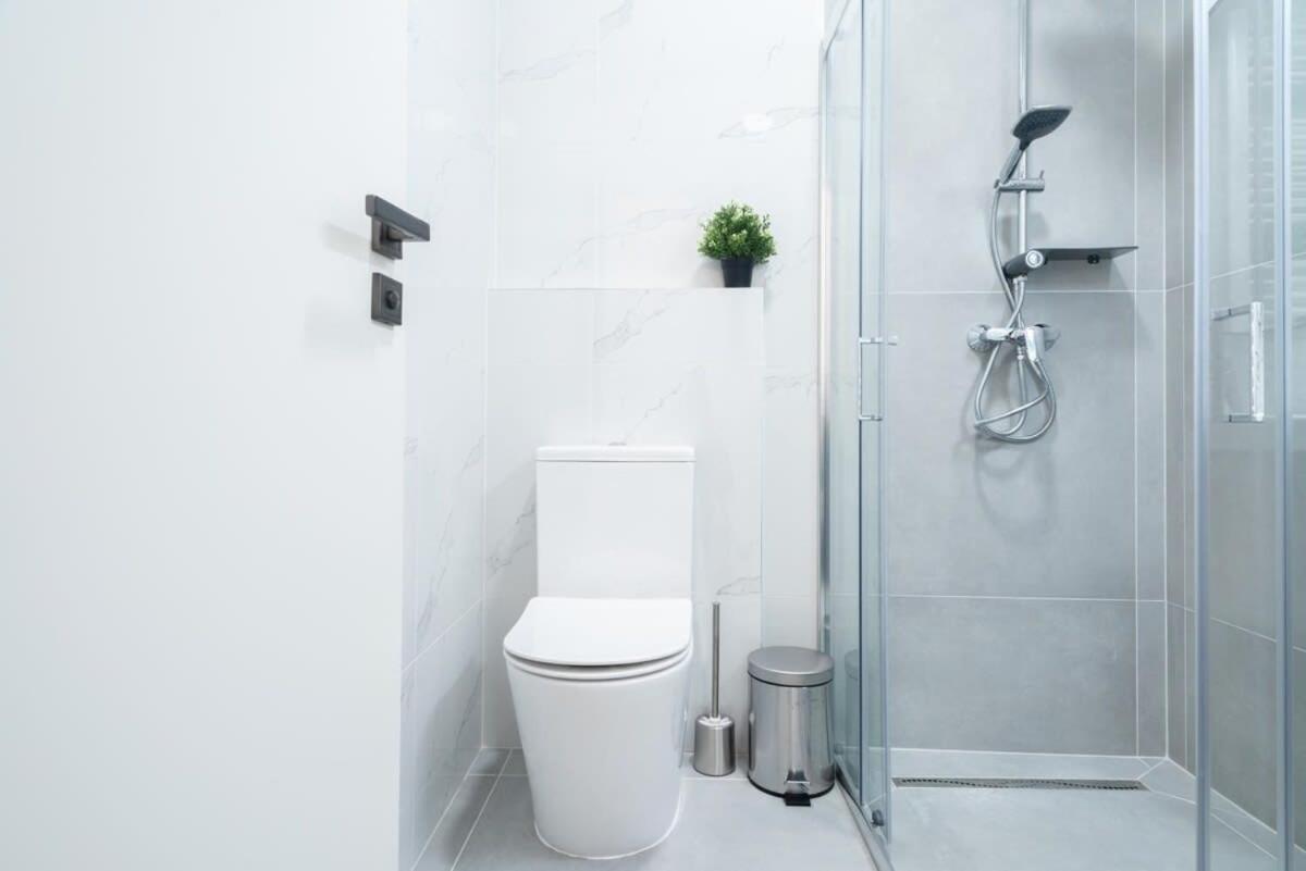 בודפשט Large Apartment At Perfect Central Location מראה חיצוני תמונה