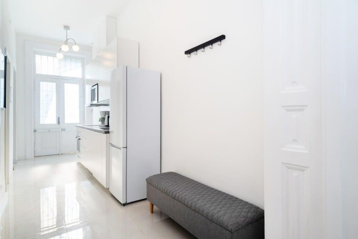 בודפשט Large Apartment At Perfect Central Location מראה חיצוני תמונה