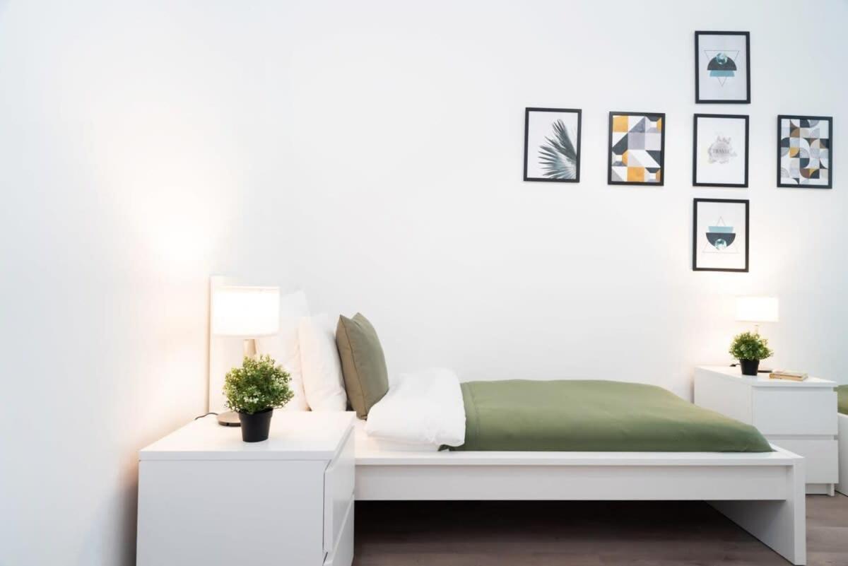 בודפשט Large Apartment At Perfect Central Location מראה חיצוני תמונה