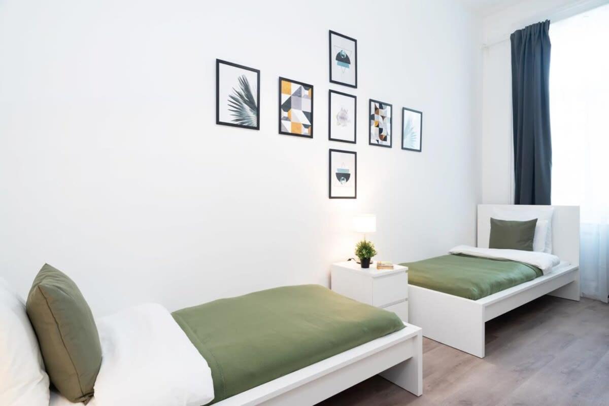בודפשט Large Apartment At Perfect Central Location מראה חיצוני תמונה