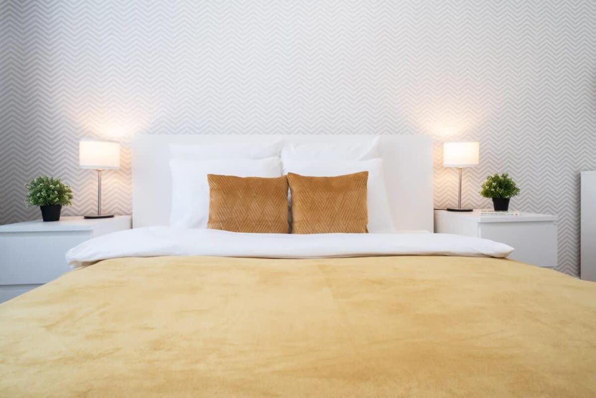 בודפשט Large Apartment At Perfect Central Location מראה חיצוני תמונה